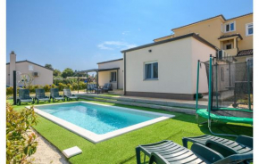 Gorgeous Home In Banjole